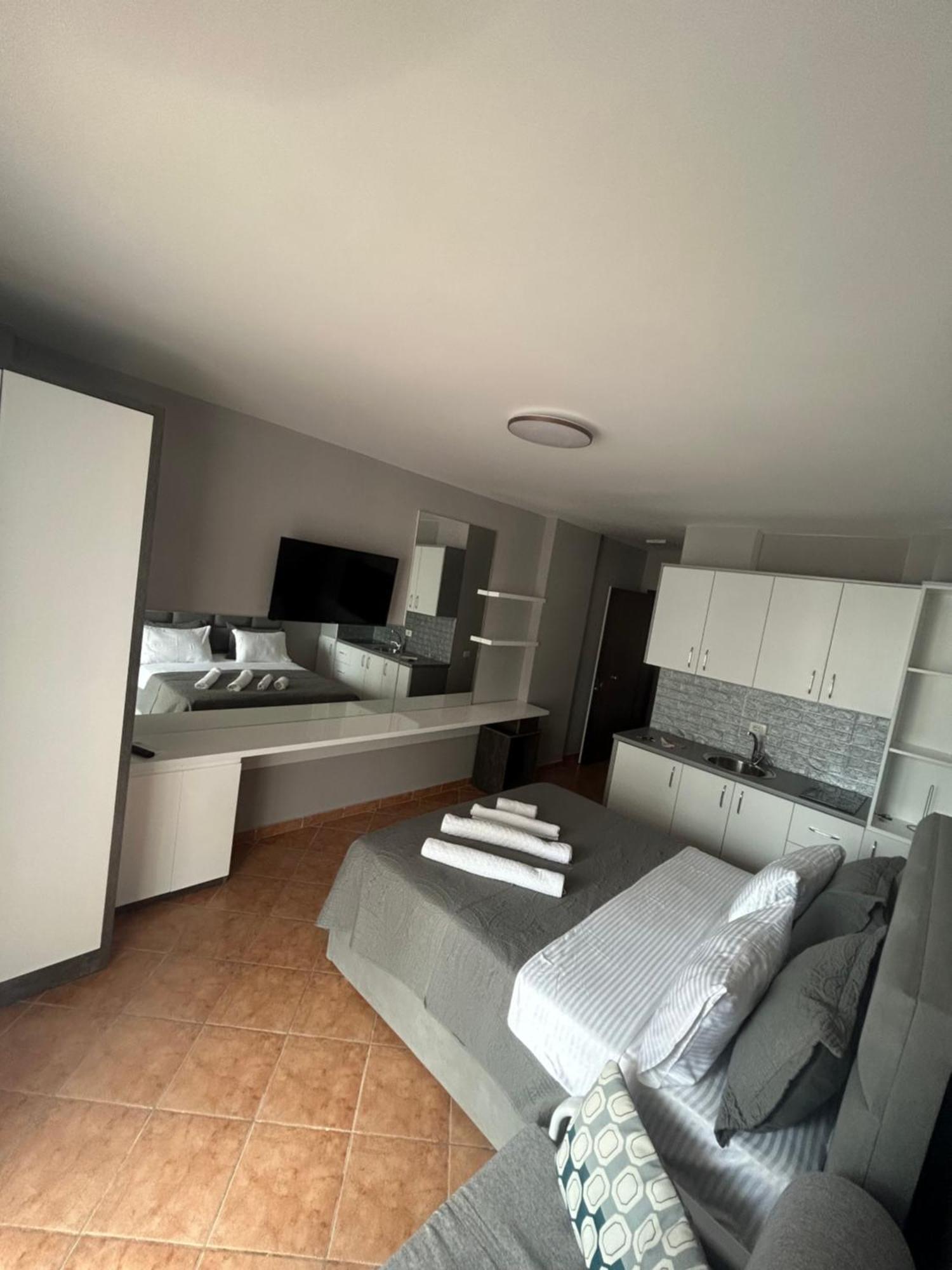 Apartament Raci Shengjin Exterior photo